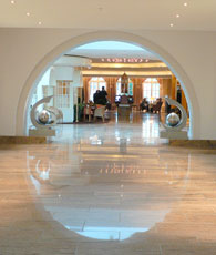 Lobby mit Granitboden